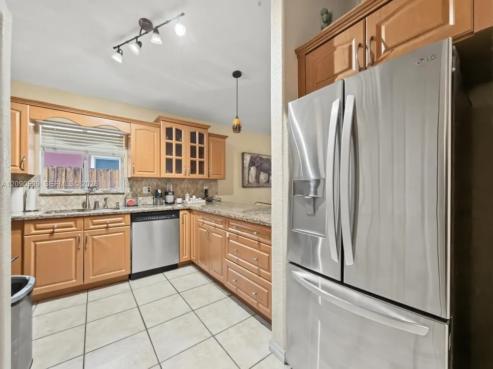 12711 NW 99th Pl Hialeah Gardens, FL 33018