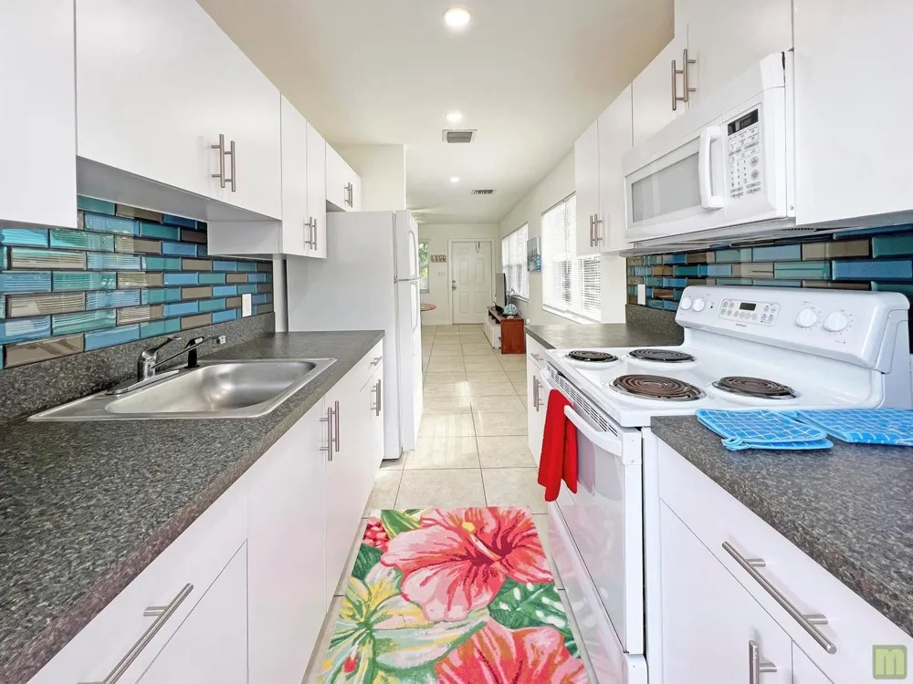2695 SE 1ST COURT #1 Pompano Beach, FL 33062