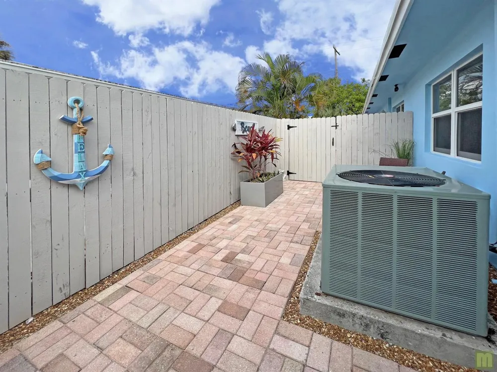 2695 SE 1ST COURT #1 Pompano Beach, FL 33062