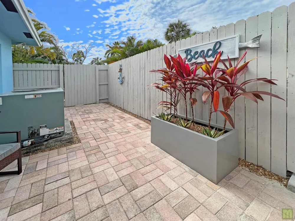 2695 SE 1ST COURT #1 Pompano Beach, FL 33062