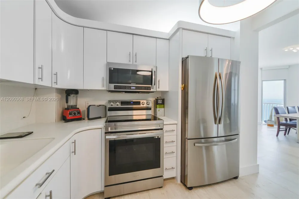 1950 S Ocean Dr #11P Hallandale Beach, FL 33009