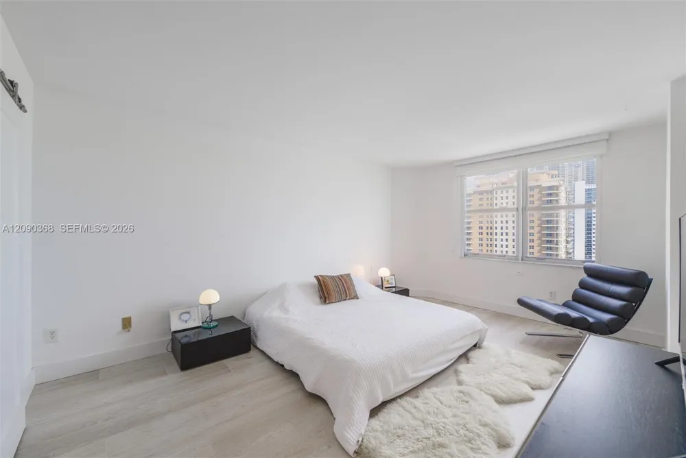 1950 S Ocean Dr #11P Hallandale Beach, FL 33009