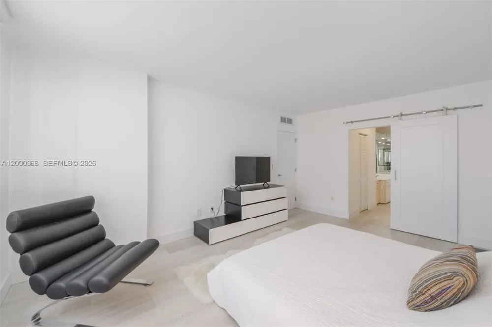 1950 S Ocean Dr #11P Hallandale Beach, FL 33009