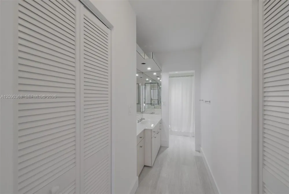 1950 S Ocean Dr #11P Hallandale Beach, FL 33009