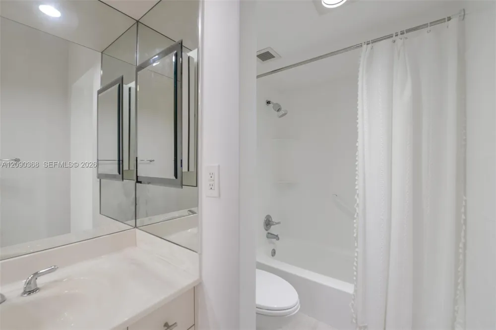 1950 S Ocean Dr #11P Hallandale Beach, FL 33009