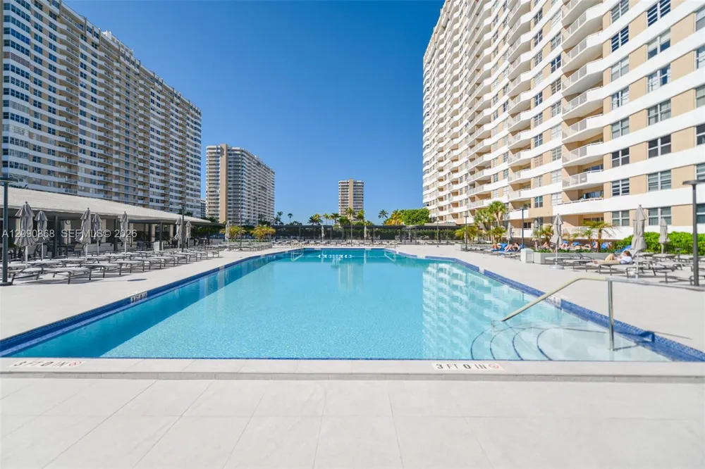 1950 S Ocean Dr #11P Hallandale Beach, FL 33009