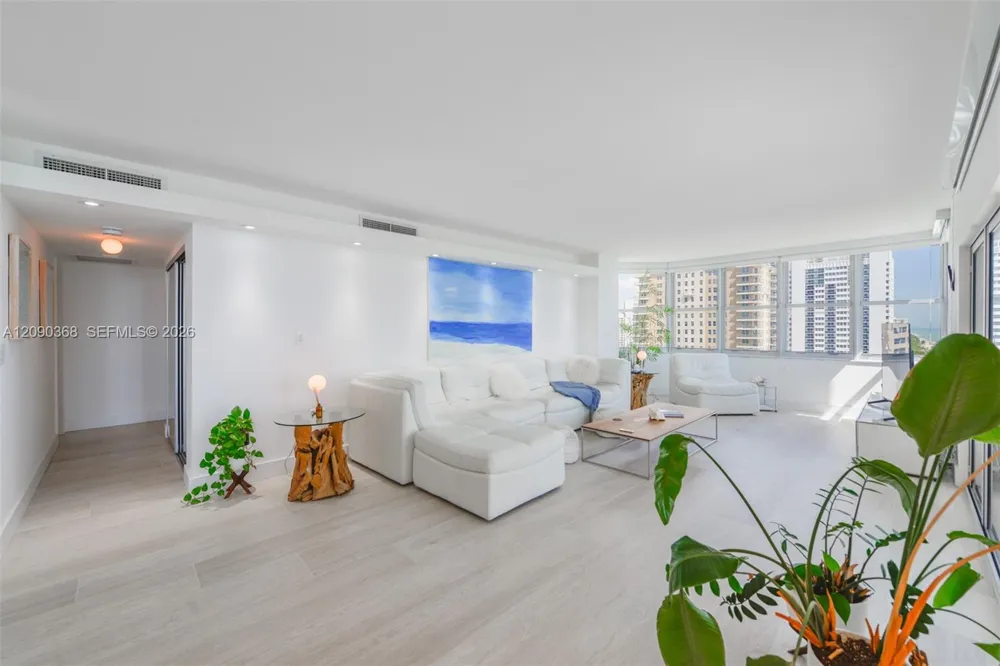 1950 S Ocean Dr #11P Hallandale Beach, FL 33009