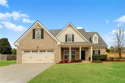 44 Colonial Circle