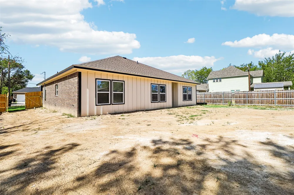 415 Thomas Street Terrell, TX 75160