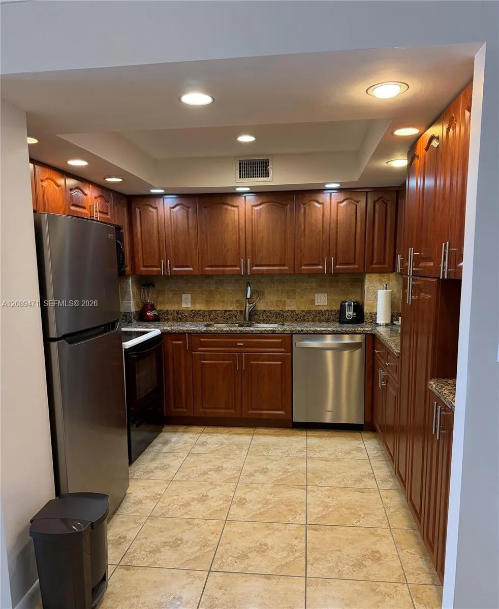 1985 S Ocean Dr #21H Hallandale Beach, FL 33009