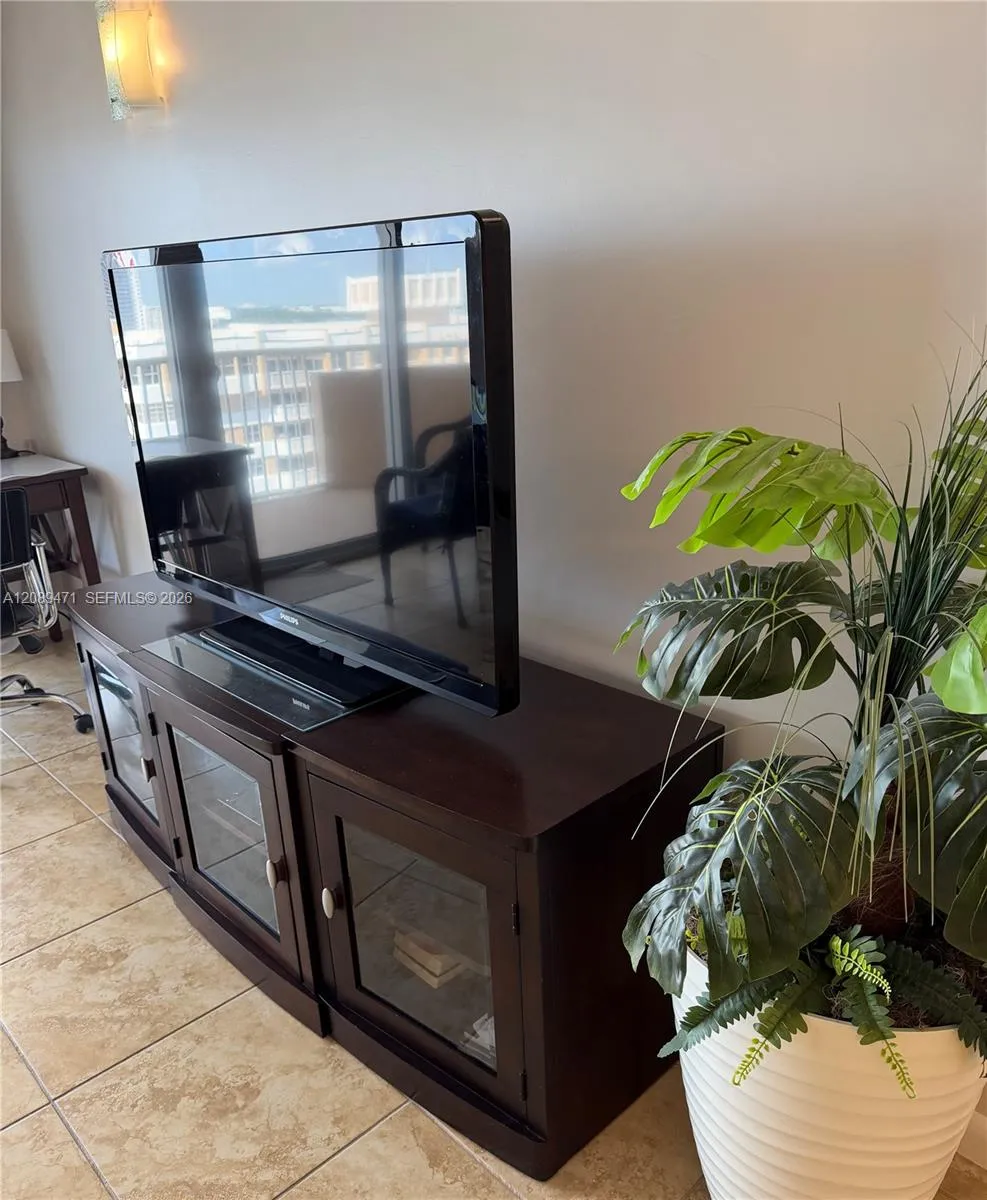 1985 S Ocean Dr #21H Hallandale Beach, FL 33009