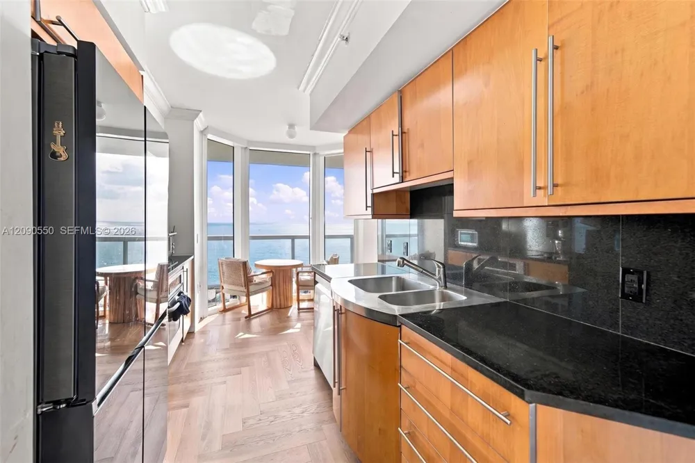6365 Collins Ave #1103 Miami Beach, FL 33141