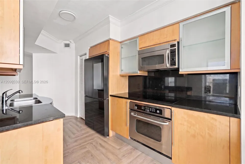 6365 Collins Ave #1103 Miami Beach, FL 33141