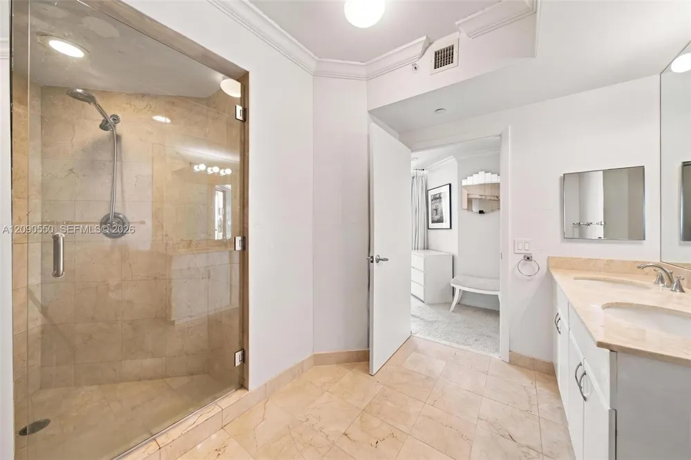 6365 Collins Ave #1103 Miami Beach, FL 33141