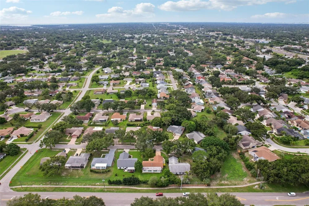 2866 THISTLE COURT Palm Harbor, FL 34684