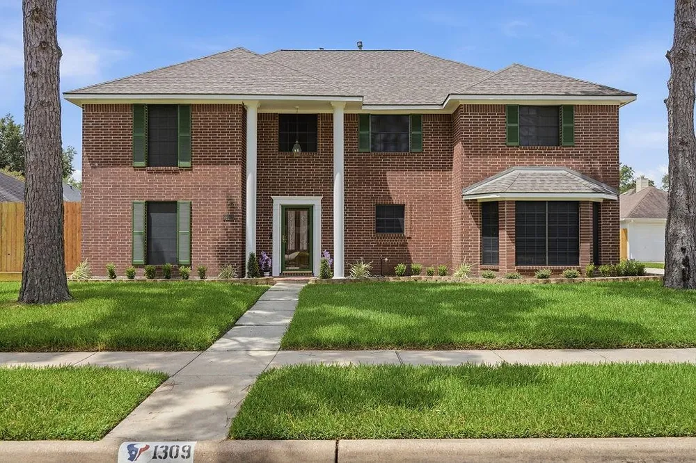 1309 Rachel Court Pearland, TX 77581