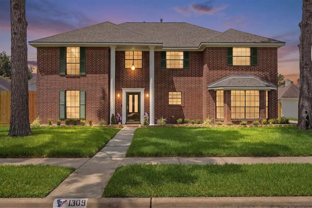 1309 Rachel Court Pearland, TX 77581
