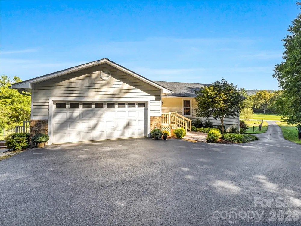 202 Morgan Drive Penrose, NC 28766