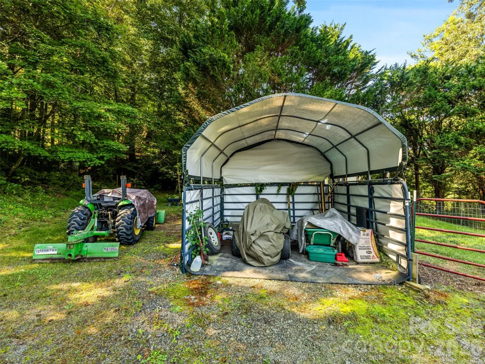 202 Morgan Drive Penrose, NC 28766