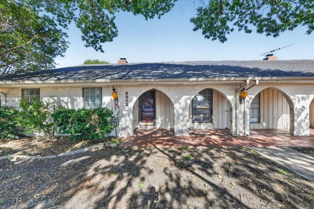 4902 Inverness Avenue Fort Worth, TX 76132