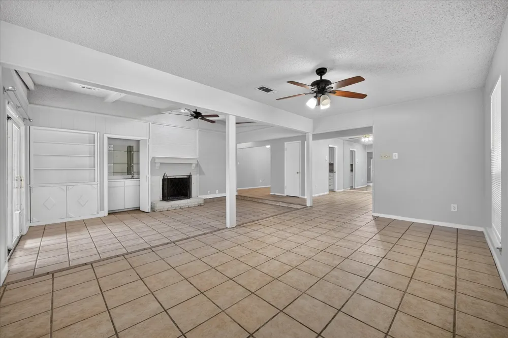 4902 Inverness Avenue Fort Worth, TX 76132