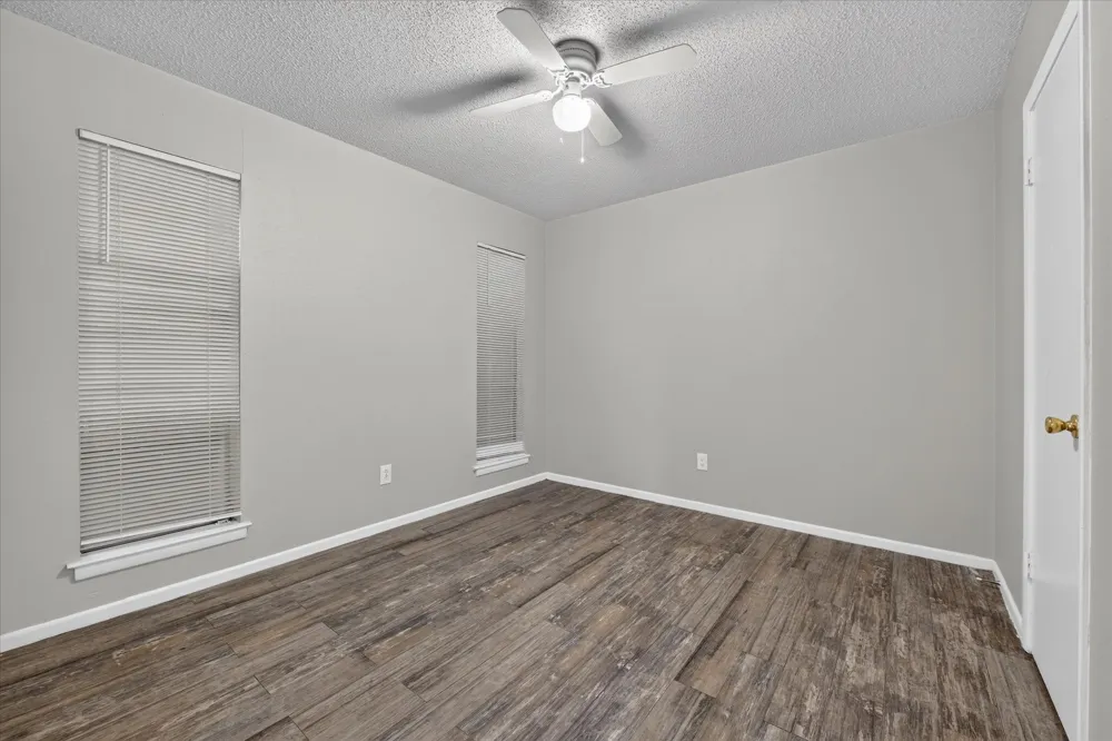 4902 Inverness Avenue Fort Worth, TX 76132