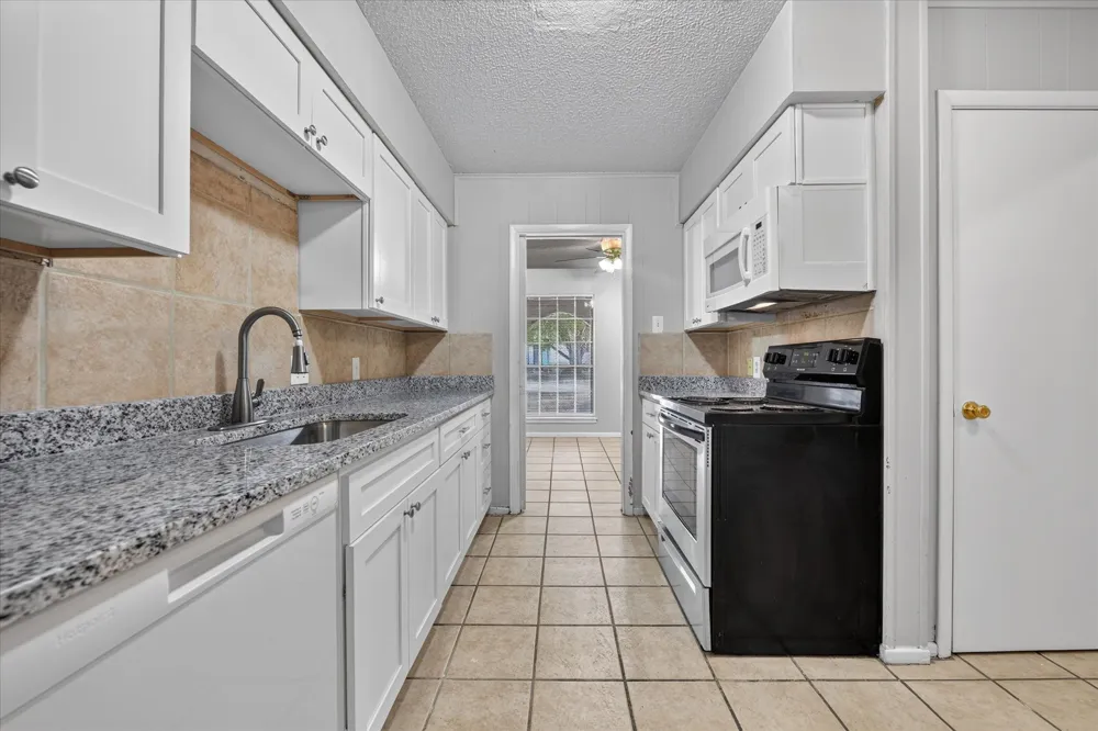 4902 Inverness Avenue Fort Worth, TX 76132