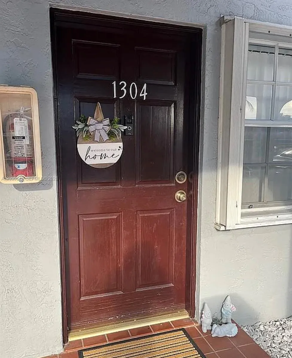7100 NW 173rd Dr #1304 Hialeah, FL 33015