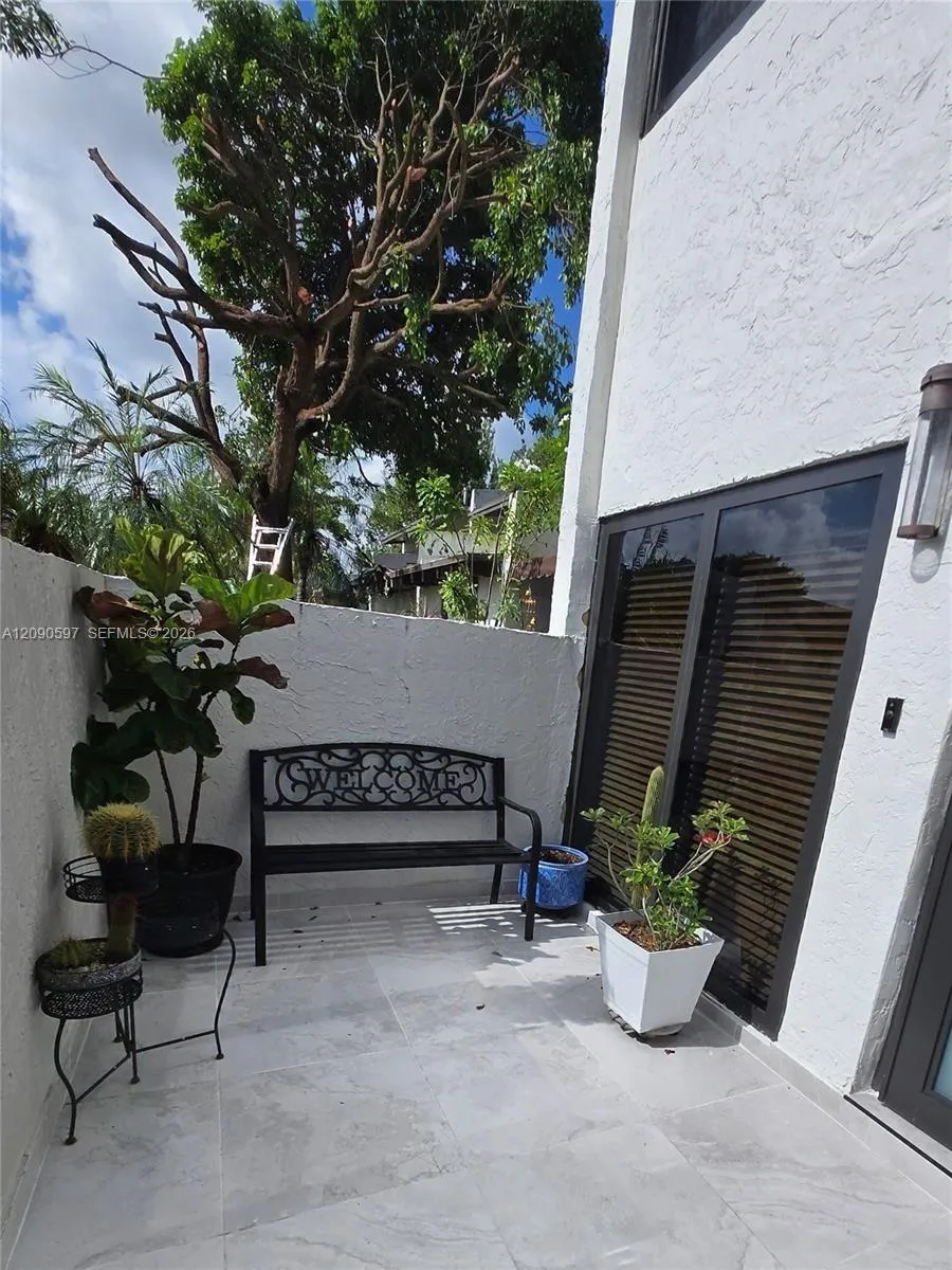 6702 113 CT Miami, FL 33173