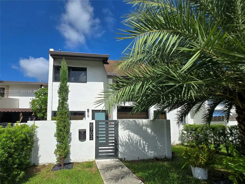 6702 113 CT Miami, FL 33173