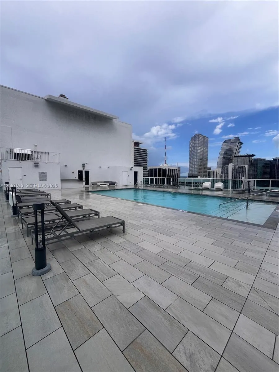 133 NE 2nd Ave #2301 Miami, FL 33132