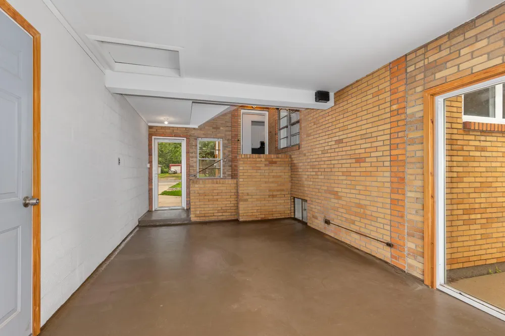 219 Bon Air Road Lansing City, MI 48917