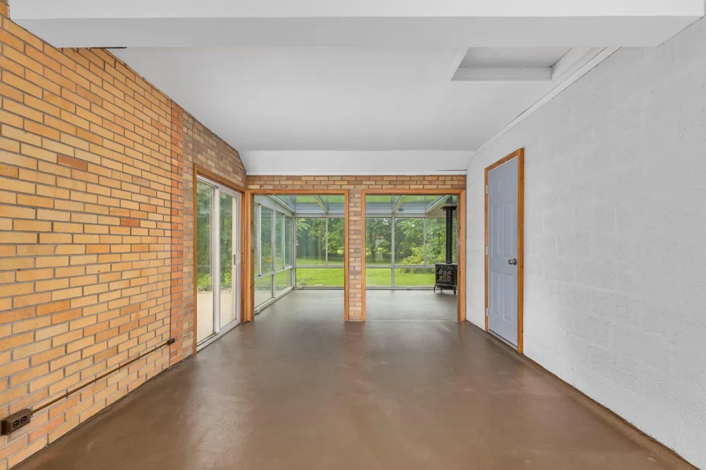 219 Bon Air Road Lansing City, MI 48917