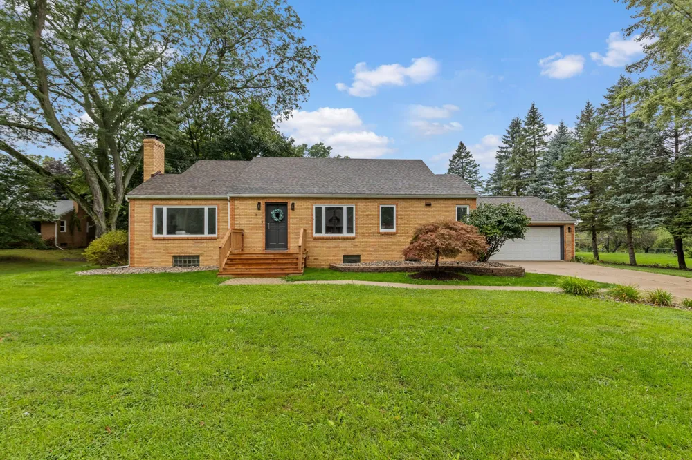 219 Bon Air Road Lansing City, MI 48917