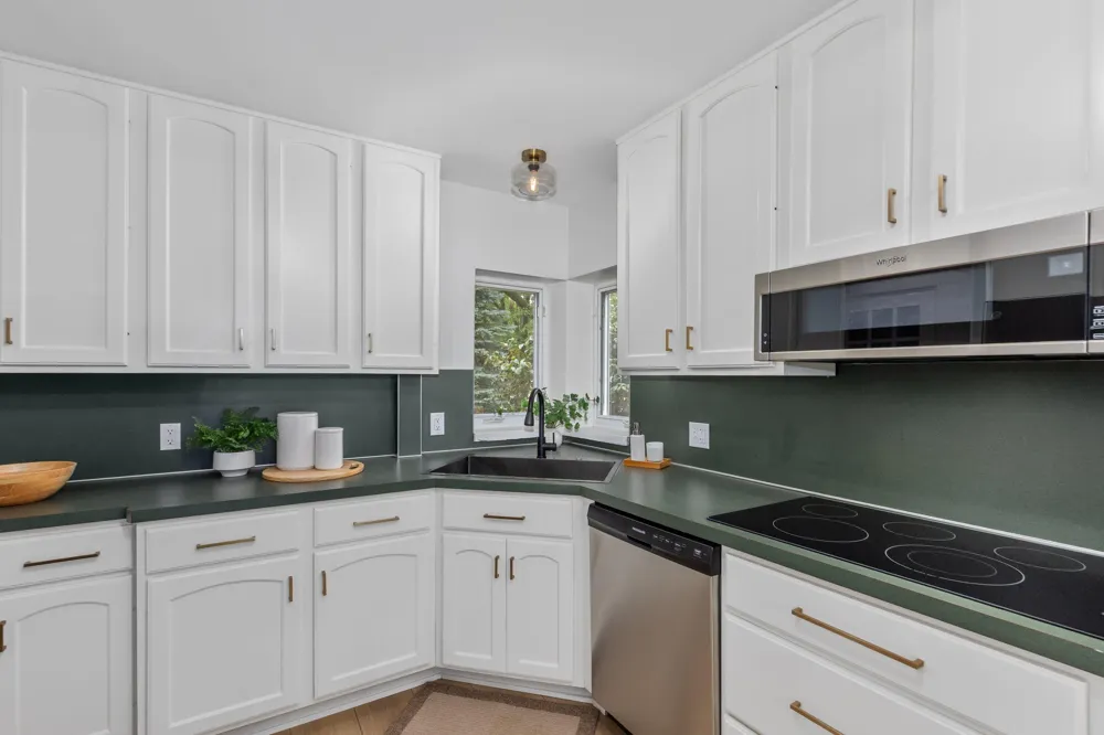 219 Bon Air Road Lansing City, MI 48917
