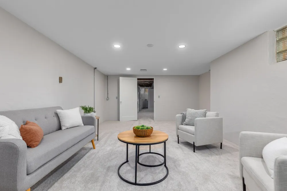 219 Bon Air Road Lansing City, MI 48917
