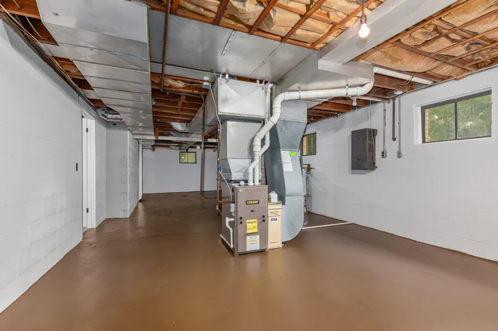 219 Bon Air Road Lansing City, MI 48917