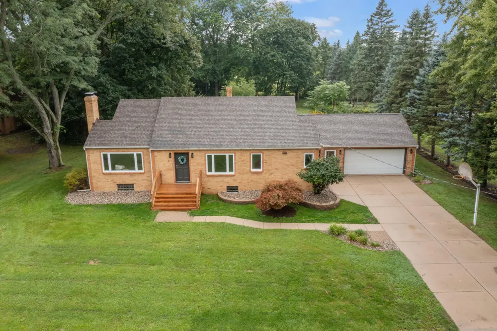 219 Bon Air Road Lansing City, MI 48917