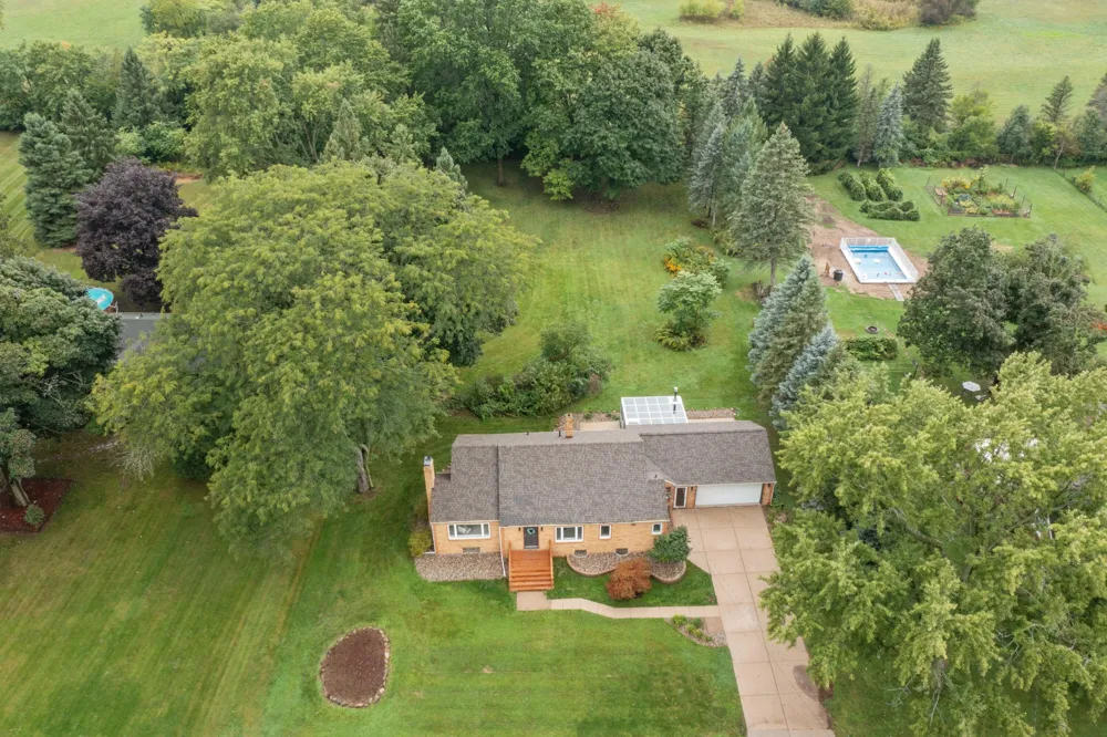 219 Bon Air Road Lansing City, MI 48917