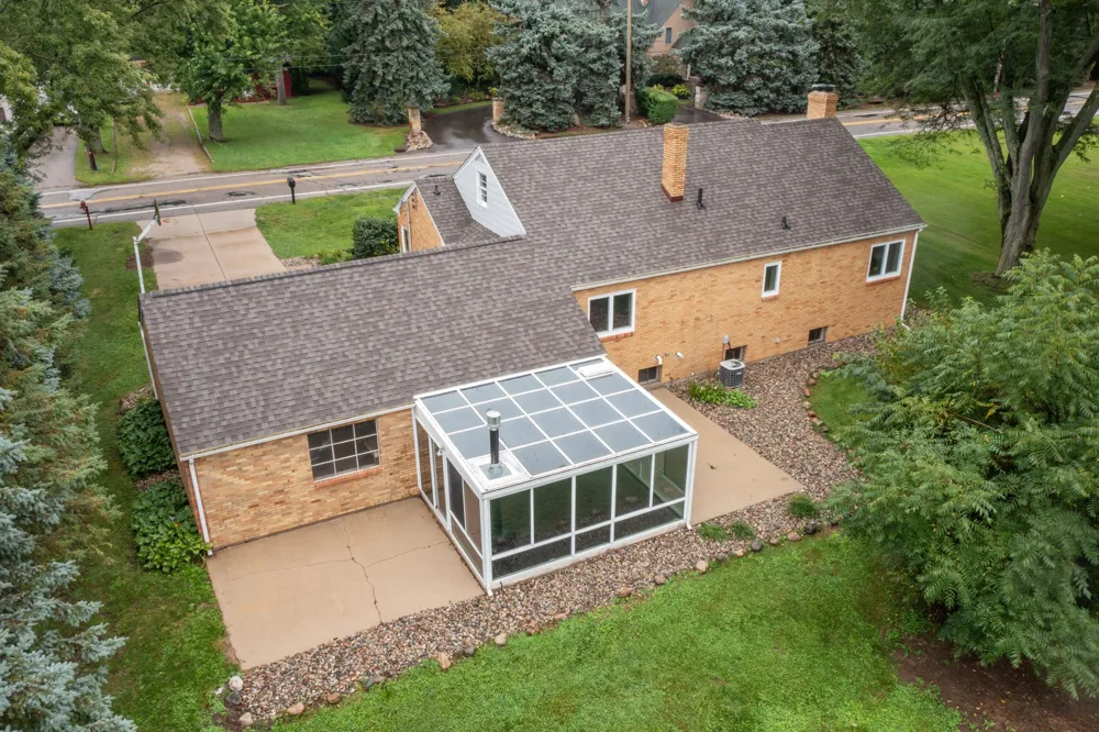 219 Bon Air Road Lansing City, MI 48917