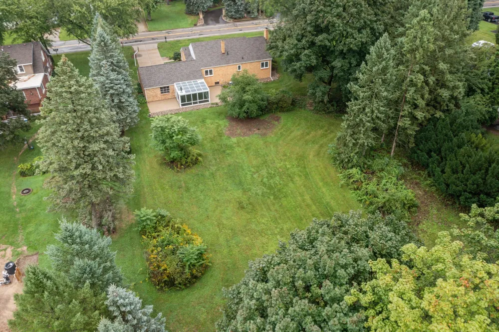 219 Bon Air Road Lansing City, MI 48917