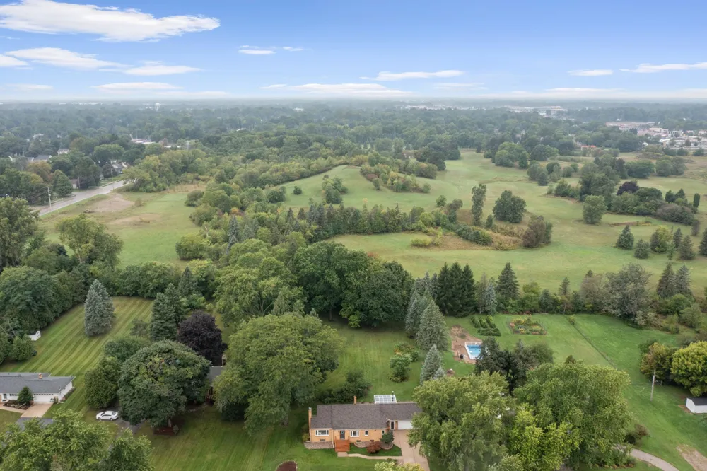 219 Bon Air Road Lansing City, MI 48917