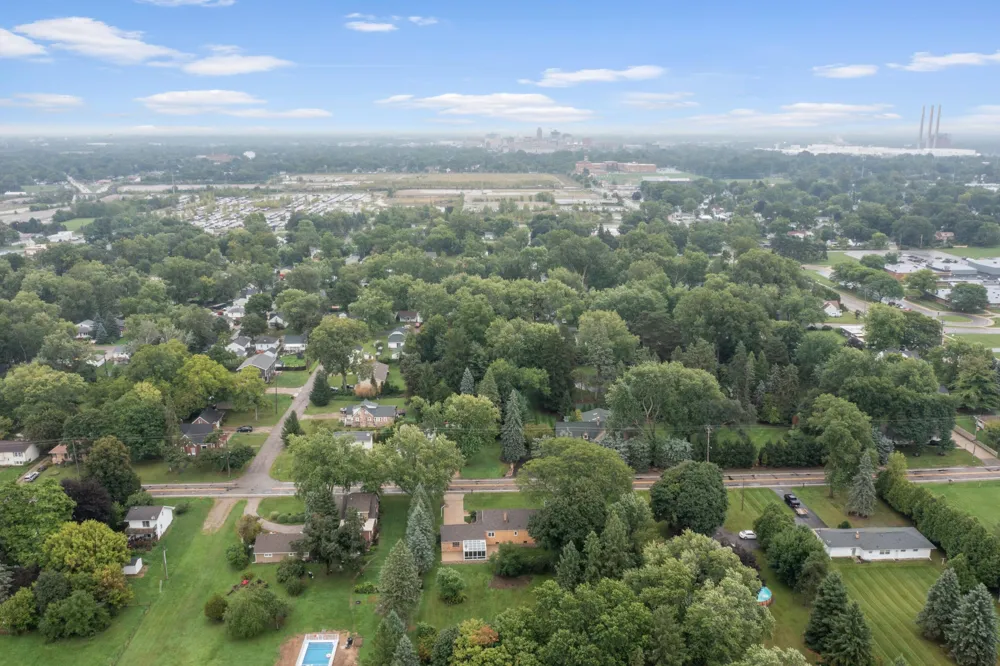 219 Bon Air Road Lansing City, MI 48917