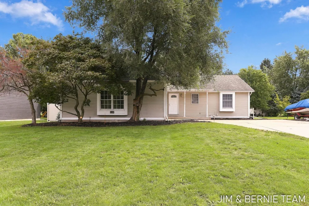 3114 Fox Fire Trail Holland Charter Township, MI 49464
