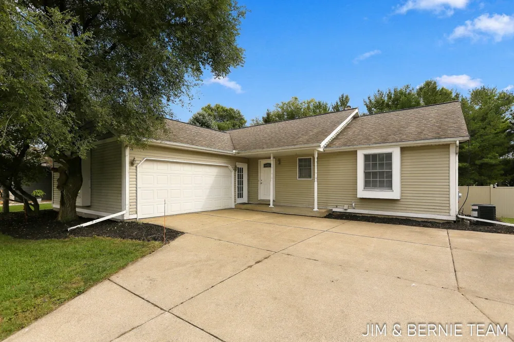 3114 Fox Fire Trail Holland Charter Township, MI 49464