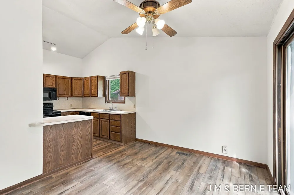 3114 Fox Fire Trail Holland Charter Township, MI 49464