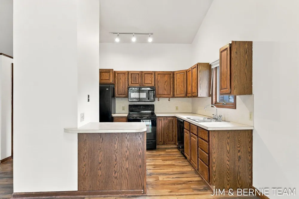 3114 Fox Fire Trail Holland Charter Township, MI 49464