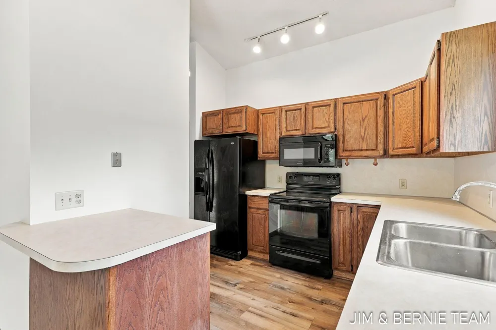 3114 Fox Fire Trail Holland Charter Township, MI 49464