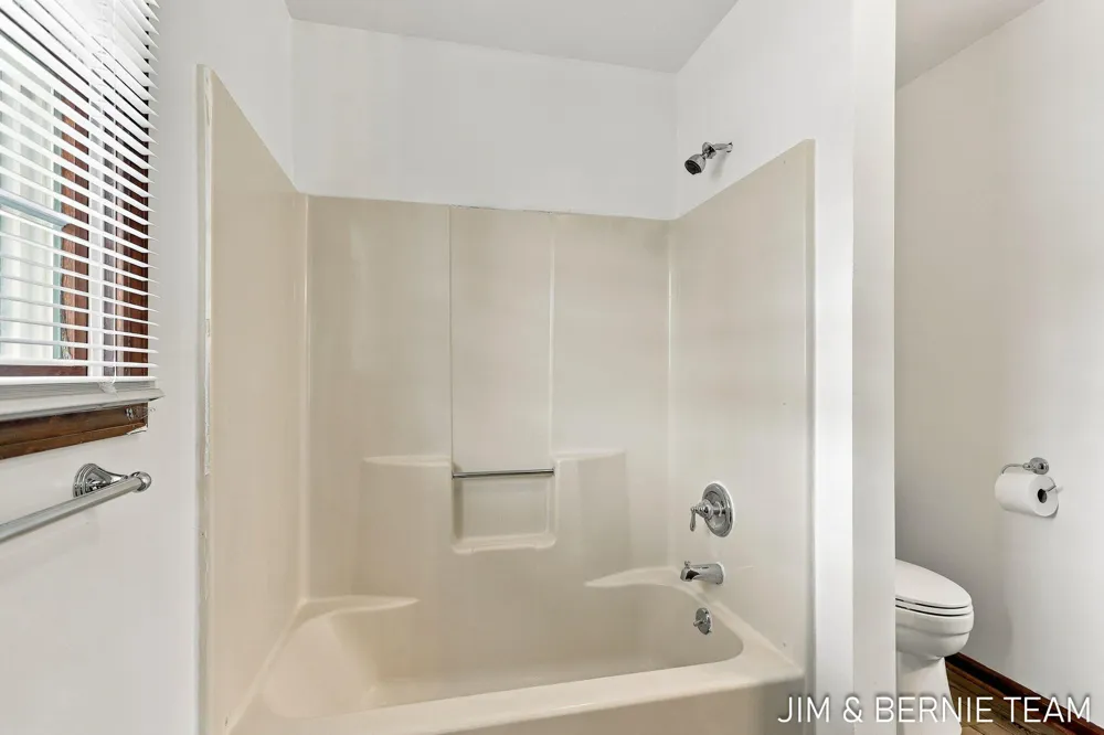 3114 Fox Fire Trail Holland Charter Township, MI 49464