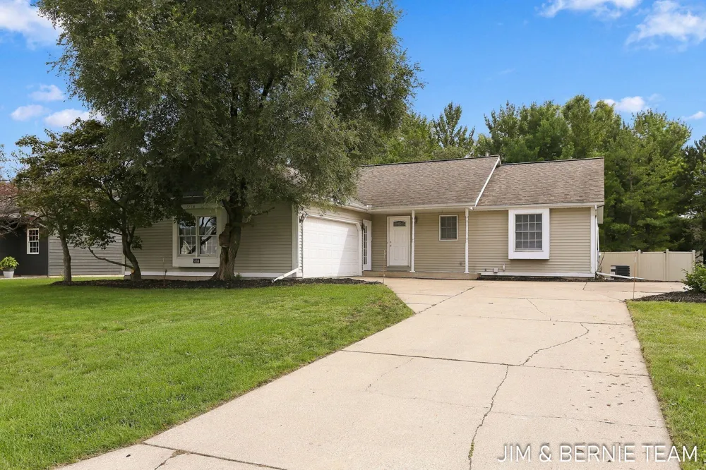 3114 Fox Fire Trail Holland Charter Township, MI 49464